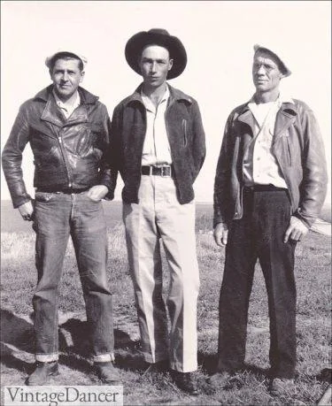 Is anyone else seeing a bit of the 1940s fashion in 2020s?