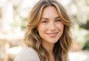 This Face Framing Technique Makes Every Hair Length Look More Youthful Instantly