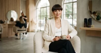 The Modern Bowl Cut Is Actually Chic When Done Right By A Skilled Stylist