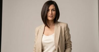 How to Layer Hair Products Correctly for Better Shine Smoothness and Lasting Results