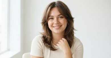 18 Face-Framing Layers That Instantly Slim a Round Face