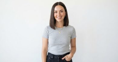21 Long Bob Haircuts That Hit Right at the Collarbone