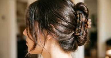 27 Claw Clip Updos Managing Thick Hair With Minimalist Elegance